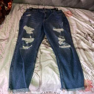 Curvy High Rise Mom Jeans - Hollister